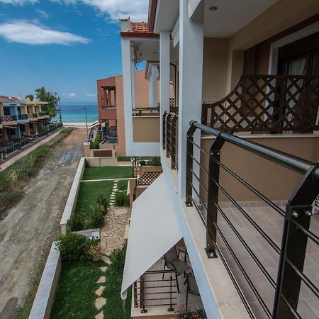 Dafni'S Seaside Luxury Studios Nikíti Kültér fotó
