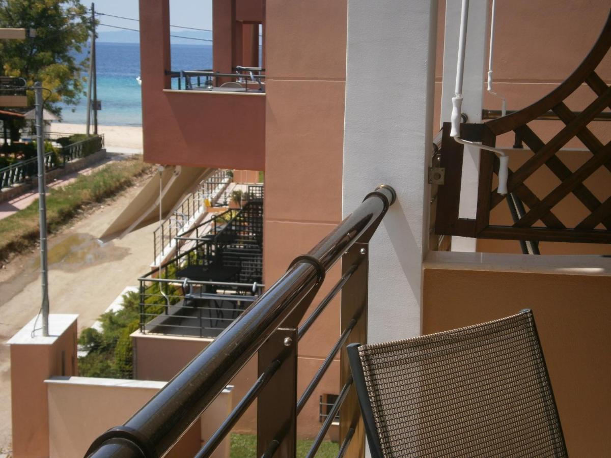 Dafni'S Seaside Luxury Studios Nikíti Kültér fotó